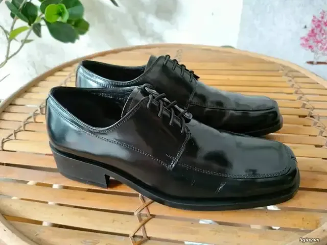 Bán Giày Nam Nhập Khẩu Mỹ Quận 4: Địa Chỉ Uy Tín & Mẫu Mã Hot Nhất