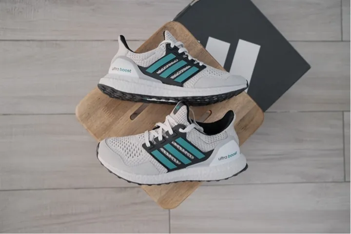 Bán Giày Adidas Ultra Boost 2.0 White Chính Hãng: Mua Ở Đâu, Giá Bao Nhiêu, Đánh Giá Chi Tiết