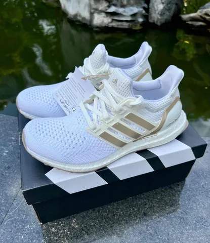 Bán Giày Adidas Ultra Boost 2.0 White Chính Hãng: Mua Ở Đâu, Giá Bao Nhiêu, Đánh Giá Chi Tiết