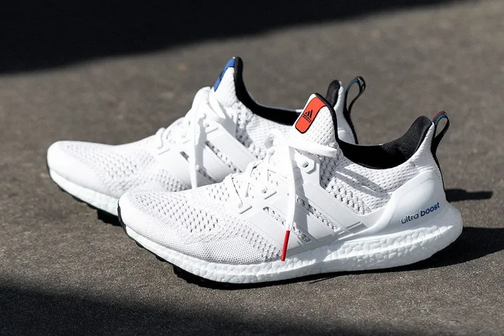 Bán Giày Adidas Ultra Boost 2.0 White Chính Hãng: Mua Ở Đâu, Giá Bao Nhiêu, Đánh Giá Chi Tiết