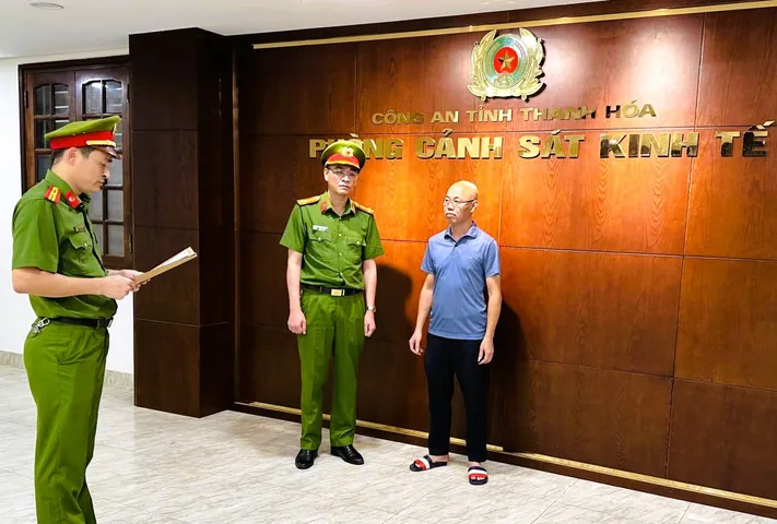Hoa Cúc Thiếu Cánh Gắn Trên Giày Là Hoa Gì? Ý Nghĩa & Nguồn Gốc Biểu Tượng Của G-dragon