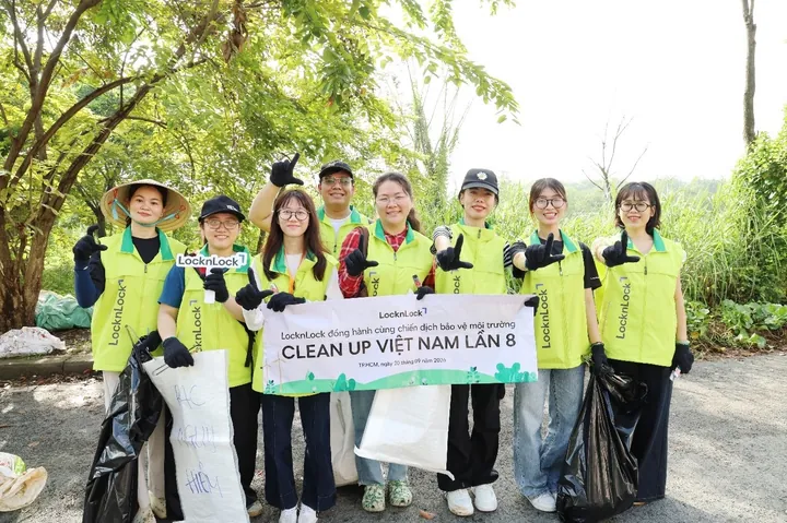 Bí Quyết Bảo Quản Giày Sau Mỗi Lần Mang Để Kéo Dài Tuổi Thọ & Giữ Form Đẹp Bí Quyết Bảo Quản Giày Sau Mỗi Lần Mang Để Kéo Dài Tuổi Thọ & Giữ Form Đẹp