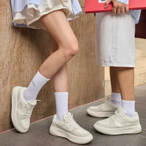 Top Giày Thể Thao Nữ Màu Đỏ Đẹp: Mẫu Mã Thời Thượng, Phối Đồ Sành Điệu Top Giày Thể Thao Nữ Màu Đỏ Đẹp: Mẫu Mã Thời Thượng, Phối Đồ Sành Điệu