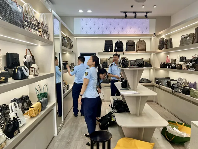 Top Store Bán Giày Giá Tốt, Hàng Hiệu Uy Tín Tại Việt Nam