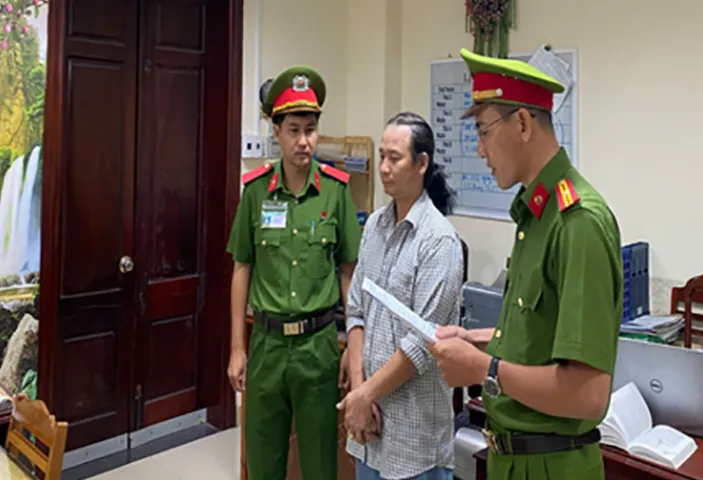 Top Thương Hiệu Giày Văn Phòng Nổi Tiếng & Mẫu Mã Phổ Biến Hiện Nay Top Thương Hiệu Giày Văn Phòng Nổi Tiếng & Mẫu Mã Phổ Biến Hiện Nay