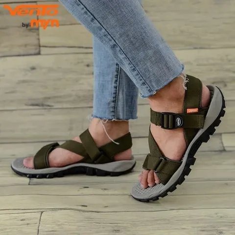 Bí Quyết Chọn Sandal Cho Người Chân To Giúp Hack Dáng Thon Gọn Tự Tin