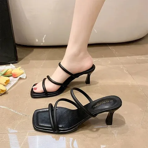 Hướng Dẫn Toàn Diện Cách Đi Giày Cao Gót Cho Người Mới Tập Tự Tin, Không Đau Chân