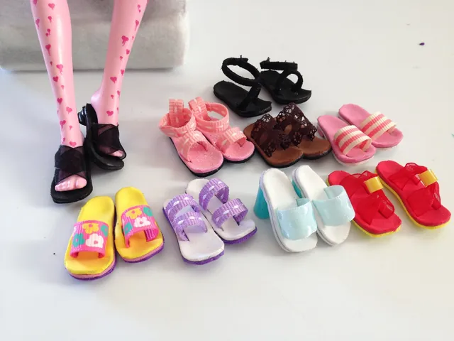 Hướng Dẫn Chi Tiết Cách Làm Giày Cho Búp Bê Bằng Giấy Tại Nhà Hướng Dẫn Chi Tiết Cách Làm Giày Cho Búp Bê Bằng Giấy Tại Nhà