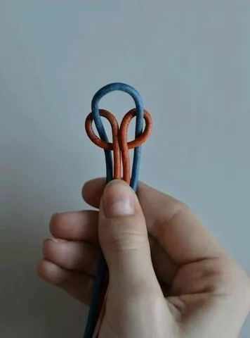 Hướng Dẫn Làm Vòng Tay Handmade Từ Dây Giày Đơn Giản & Sáng Tạo