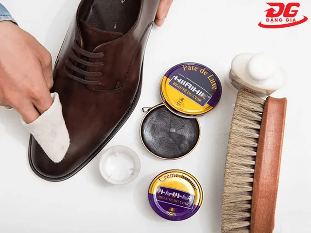Hướng Dẫn Chi Tiết Cách Mở Hộp Xi Đánh Giày Aromax Đơn Giản, Nhanh Chóng