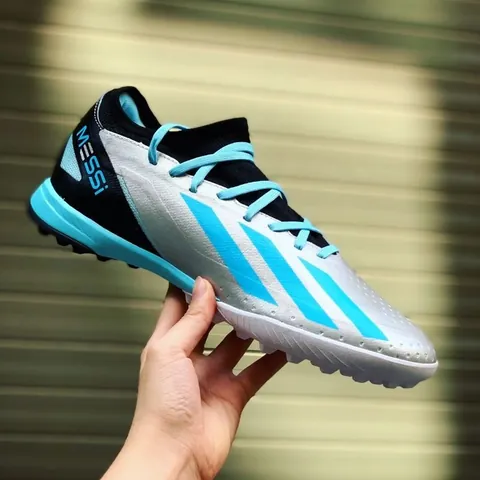 Cách Phân Biệt Giày Đá Bóng Adidas Thật - Giả Chuẩn Xác Nhất