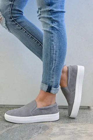 15+ Cách Phối Đồ Với Giày Slip On Nữ Đẹp Chuẩn Xu Hướng