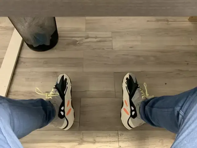 Cách Phối Đồ Với Giày Yeezy Boost 700 Nam: Hướng Dẫn Chi Tiết Từ A-Z