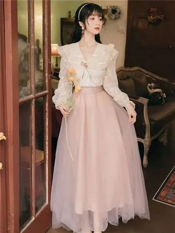Cách Phối Đầm Công Chúa Trắng Với Giày Sao Cho Chuẩn Style & Ấn Tượng Cách Phối Đầm Công Chúa Trắng Với Giày Sao Cho Chuẩn Style & Ấn Tượng