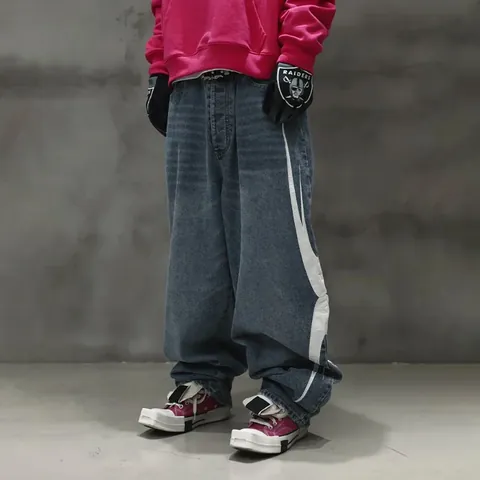 Cách Phối Quần Baggy Rách Với Giày Gì Để Nâng Tầm Phong Cách? Cách Phối Quần Baggy Rách Với Giày Gì Để Nâng Tầm Phong Cách?
