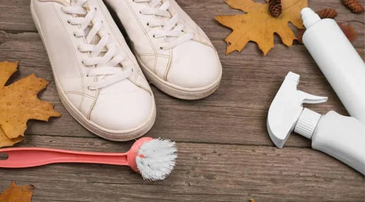 10+ Cách “chữa Cháy” Giày Da Trắng Bị Tróc Da Hiệu Quả & Đơn Giản Tại Nhà