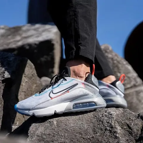 Cách Tẩy Giày Nike Air Max 97 Red Pure Platinum: Hướng Dẫn Chi Tiết & Bí Quyết Chăm Sóc