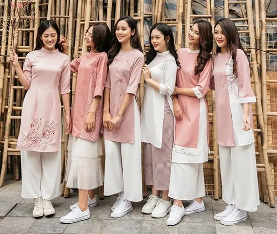 Học Sinh Cấp 3 Mặc Áo Dài Nên Chọn Giày Gì Để Vừa Đẹp Vừa Thanh Lịch?