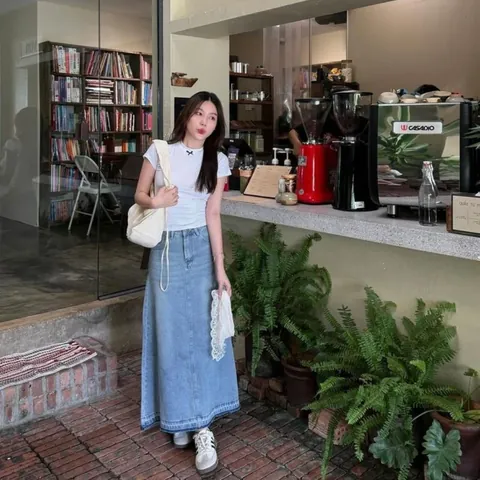Chân Váy Bò Ngắn Kết Hợp Với Giày Gì? Gợi Ý Phối Đồ Chuẩn Xu Hướng