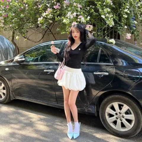 Chân Váy Xếp Ly Ngắn Đi Giày Gì? 10+ Kiểu Giày Phối Đồ Chuẩn Fashion