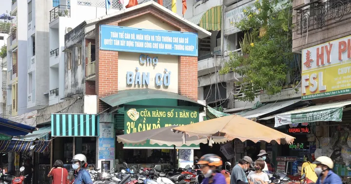 Chợ Bàn Cờ Bán Giày Đá Banh Cũ: Kinh Nghiệm Săn Giày Si Chất Lượng Chợ Bàn Cờ Bán Giày Đá Banh Cũ: Kinh Nghiệm Săn Giày Si Chất Lượng
