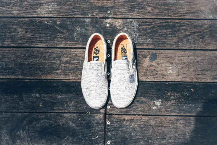 Mua Giày Vans X Van Gogh Slip-on Letters Ở Đâu Uy Tín Giá Tốt?
