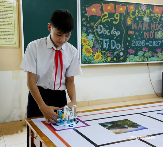 Cô Giáo Cầm Giày Đánh Học Sinh: Vụ Việc Gây Chấn Động Sân Trường Và Phản Ứng Dư Luận