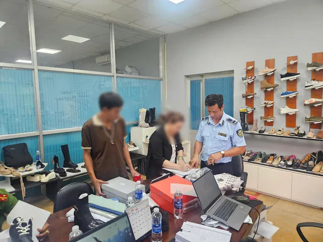 Công Nghệ Sản Xuất Hàng Da Giày: Quy Trình Chi Tiết Và Xu Hướng Đổi Mới