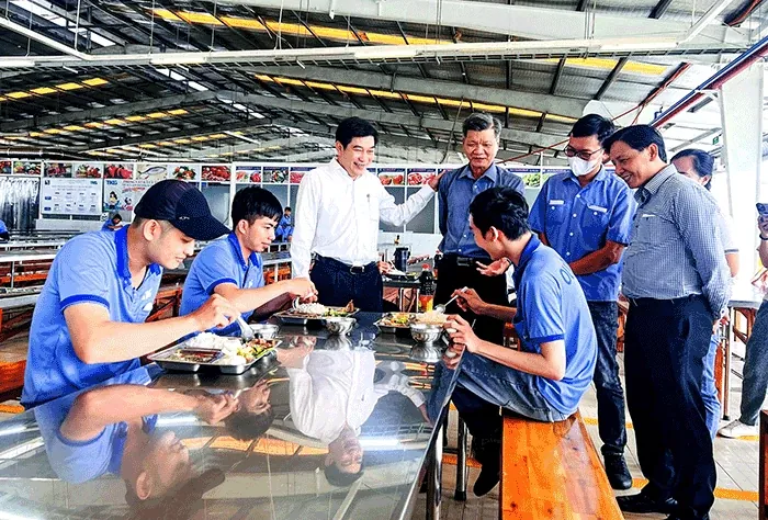 Tuyển Công Nhân May Giày Da Cần Thơ 2017: Việc Làm, Yêu Cầu & Cơ Hội Tuyển Công Nhân May Giày Da Cần Thơ 2017: Việc Làm, Yêu Cầu & Cơ Hội