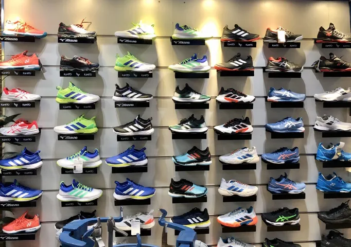 Tìm Cửa Hàng Giày Adidas Chính Hãng Tại Tp.hcm: Danh Sách Địa Chỉ Mới Nhất