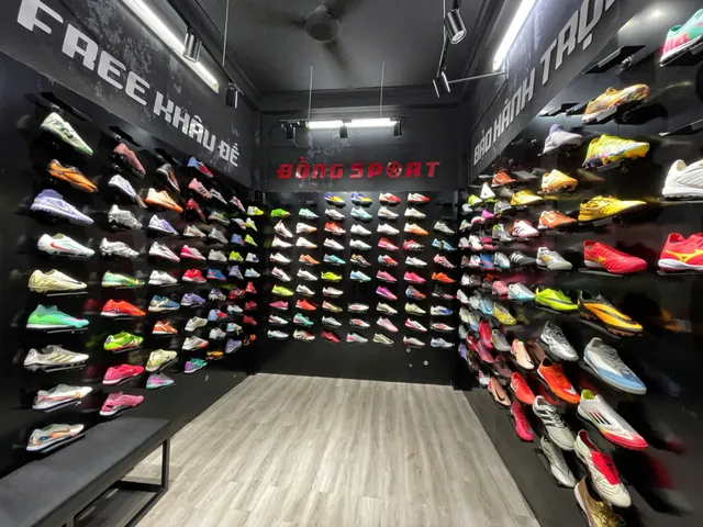 Mua Giày Bóng Đá Nike Chính Hãng: Chọn Lựa, Địa Điểm & Lưu Ý