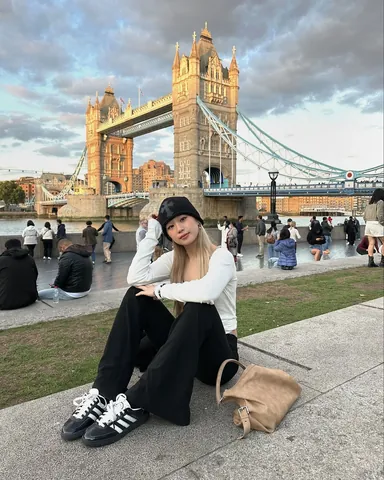 Giày Kim Ngưu: Chọn Sneaker & Giày Cao Gót Phù Hợp Với Phong Cách Thực Tế Và Tinh Tế