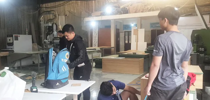 Đóng Tủ Giày Theo Yêu Cầu Tại Hà Nội: Tư Vấn, Mẫu Mã & Địa Chỉ Uy Tín