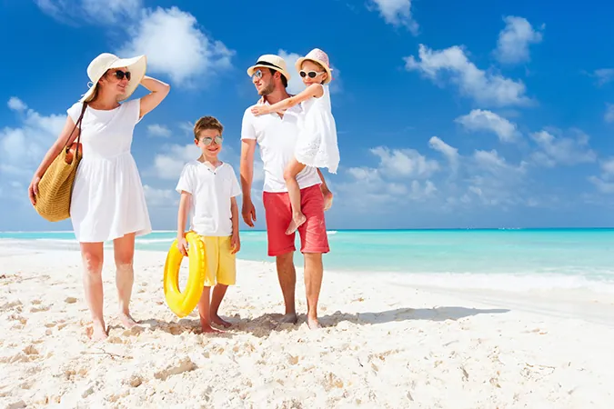 Du Lịch Phú Quốc Có Nên Đi Giày Cao Gót: Cẩm Nang Chọn Giày Phù Hợp