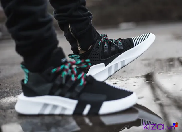 Giày Adidas EQT: Dành Cho Nam & Nữ - Lịch Sử, Thiết Kế, Và Tại Sao Bạn Nên Sở Hữu