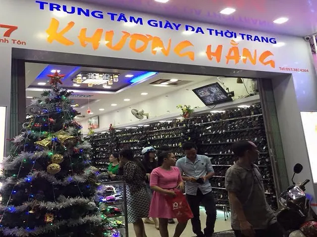 Facebook Shop Giày Hoa Tiết: Hướng Dẫn Tìm Kiếm & Mua Sắm Đẹp Nhất Facebook Shop Giày Hoa Tiết: Hướng Dẫn Tìm Kiếm & Mua Sắm Đẹp Nhất