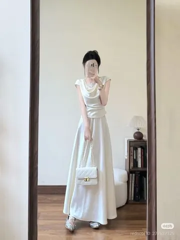 Full Bộ: Giày Và Trang Phục Dự Tiệc Tối Hoàn Hảo Cho Nữ