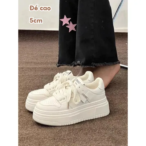 Giày Thể Thao Đế Mềm Cao 5cm: Chọn Mẫu Nào Tốt Nhất Cho Sự Thoải Mái & Nâng Đỡ? Giày Thể Thao Đế Mềm Cao 5cm: Chọn Mẫu Nào Tốt Nhất Cho Sự Thoải Mái & Nâng Đỡ?