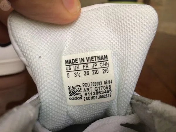 Giá Giày Adidas Chính Hãng Tại Việt Nam: Cập Nhật Mới Nhất & Tư Vấn Chọn Mua