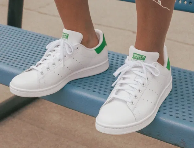 Giày Adidas Chính Hãng Sản Xuất Ở Đâu? Toàn Tập Từ A-z Giày Adidas Chính Hãng Sản Xuất Ở Đâu? Toàn Tập Từ A-z