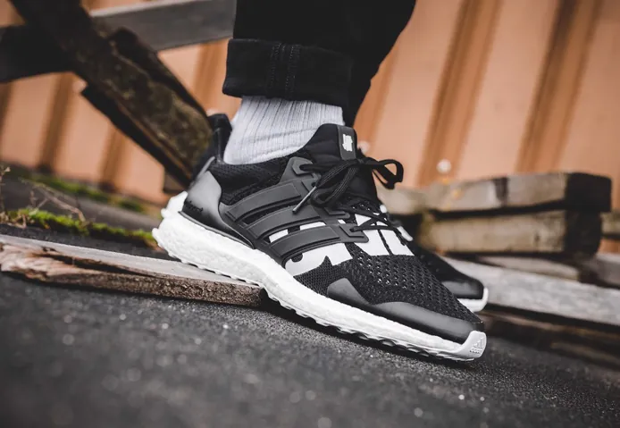 Giày Adidas Chính Hãng Sản Xuất Ở Đâu? Toàn Tập Từ A-z Giày Adidas Chính Hãng Sản Xuất Ở Đâu? Toàn Tập Từ A-z