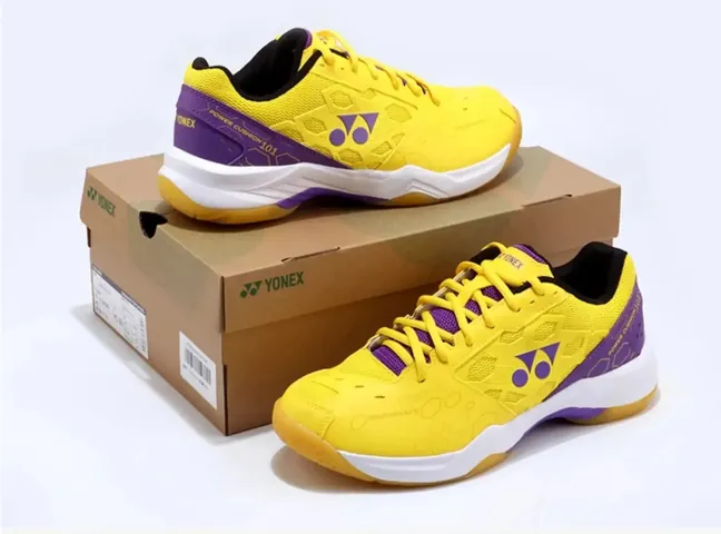 Giày Adidas Nam Đế Cao Su Màu Vàng: Chọn Lọc & Đánh Giá Chi Tiết