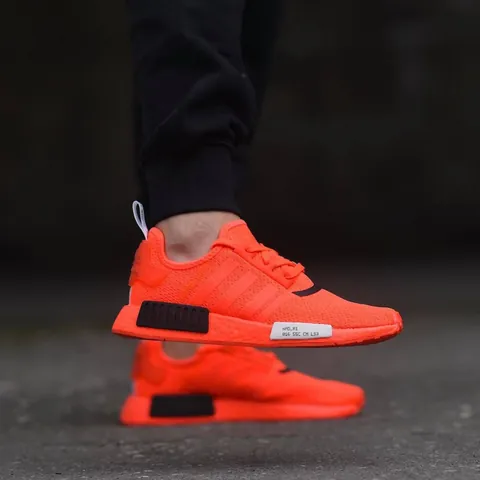 Giày Adidas NMD Chính Hãng: Hướng Dẫn Mua Sắm & Đánh Giá Chi Tiết Tại Việt Nam Giày Adidas NMD Chính Hãng: Hướng Dẫn Mua Sắm & Đánh Giá Chi Tiết Tại Việt Nam
