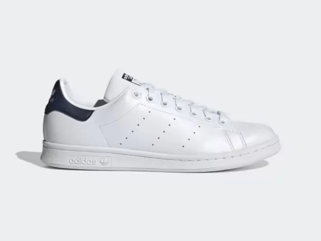 Giày Adidas Sọc Đen Phối Với Áo Gì? 20+ Outfit Cực Chất Cho Nam & Nữ Giày Adidas Sọc Đen Phối Với Áo Gì? 20+ Outfit Cực Chất Cho Nam & Nữ