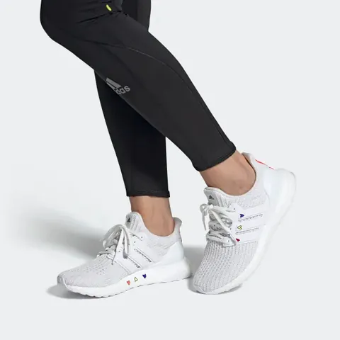 Giày Adidas Ultra Boost 4.0 Core Black: Đánh Giá, So Sánh Và Địa Chỉ Mua Chính Hãng