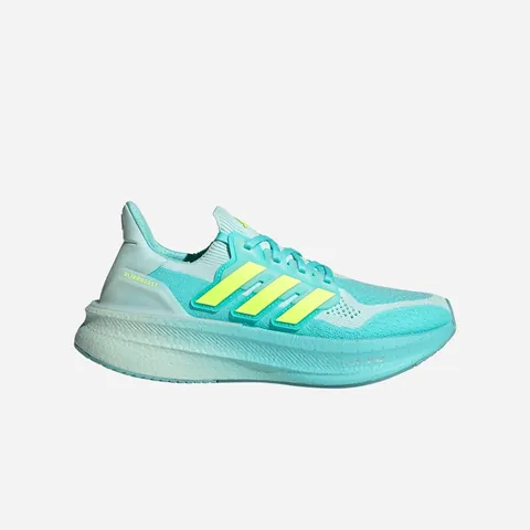 Giày Adidas Ultraboost Nữ Giá Bao Nhiêu? Cập Nhật Mới Nhất 2024