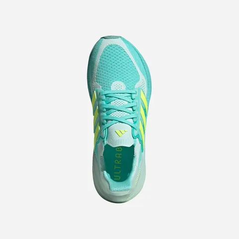 Giày Adidas Ultraboost Nữ Giá Bao Nhiêu? Cập Nhật Mới Nhất 2024