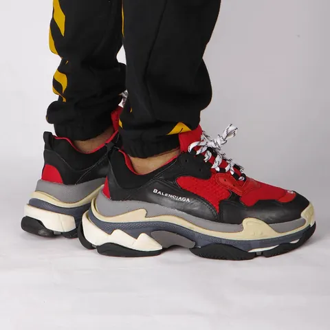 Giày Balenciaga Triple S Giá Bao Nhiêu Tại Nhật Bản & Cách Order Dễ Dàng Giày Balenciaga Triple S Giá Bao Nhiêu Tại Nhật Bản & Cách Order Dễ Dàng