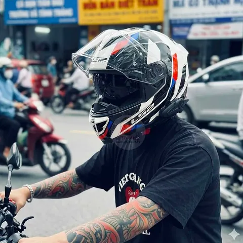 Giày Bảo Hộ Đi Xe Máy Thời Trang: Chọn Sao Cho An Toàn & Phong Cách