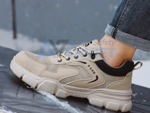 Giày Bảo Hộ Lao Động Dáng Thể Thao: Tiêu Chí Chọn Mua & Mẫu Mã Nổi Bật 2024